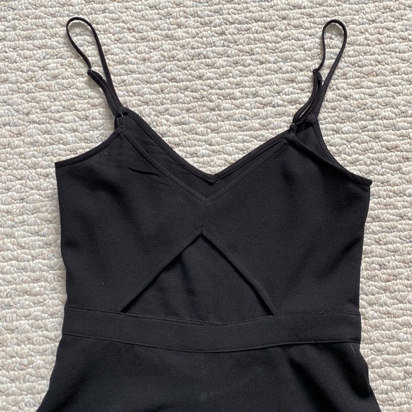 SUPER CUTE Black cut out romper - Picture 2 of 3